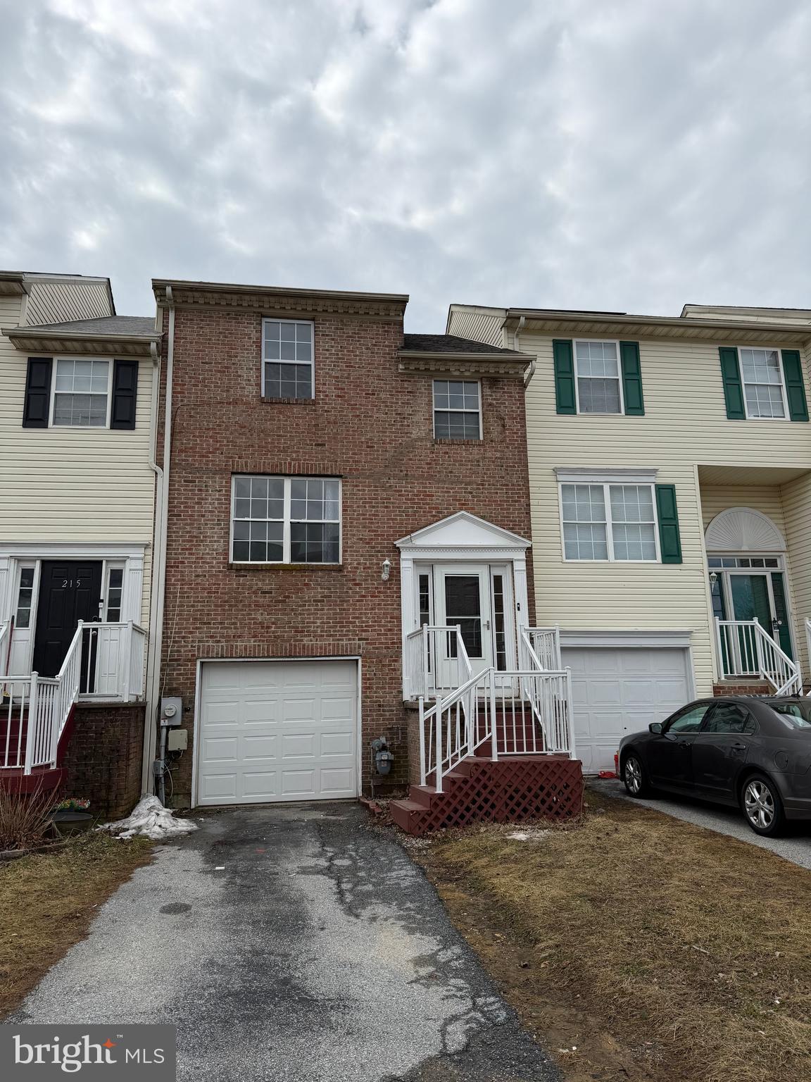 213 BELLWETHER COURT