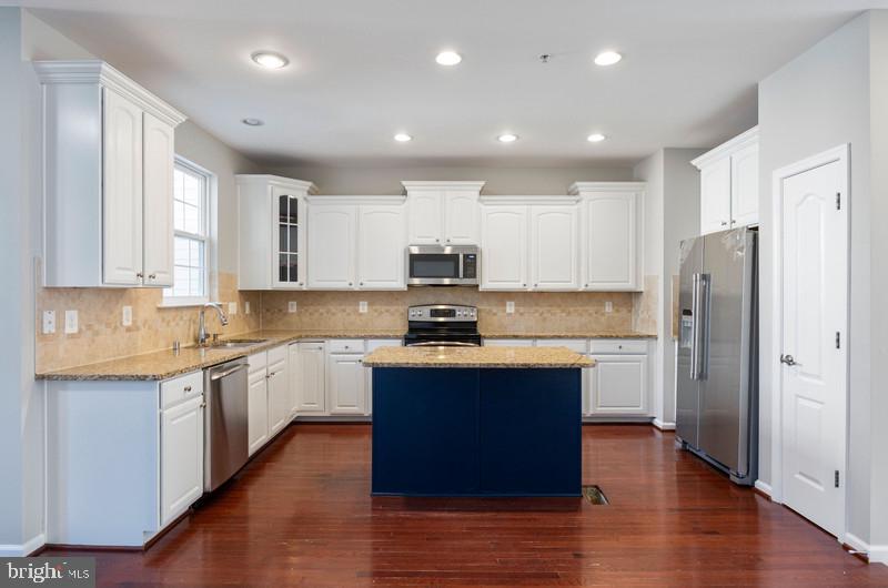 TANYARD SPRINGS - Residential Lease