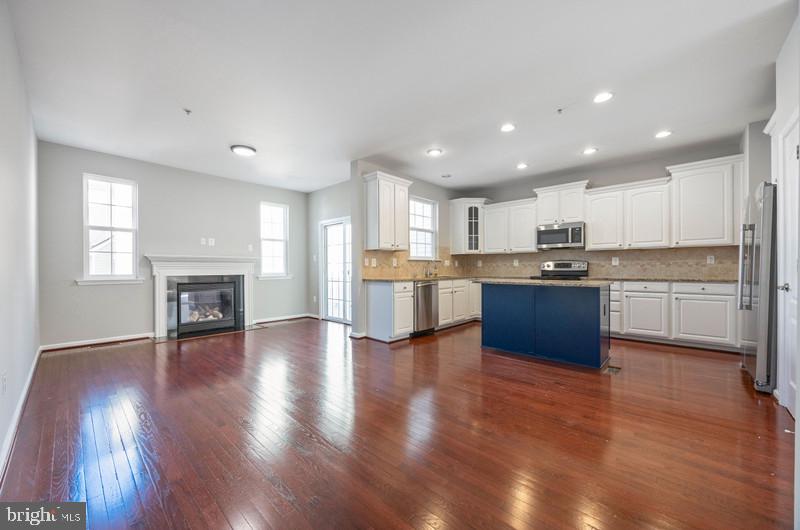 TANYARD SPRINGS - Residential Lease