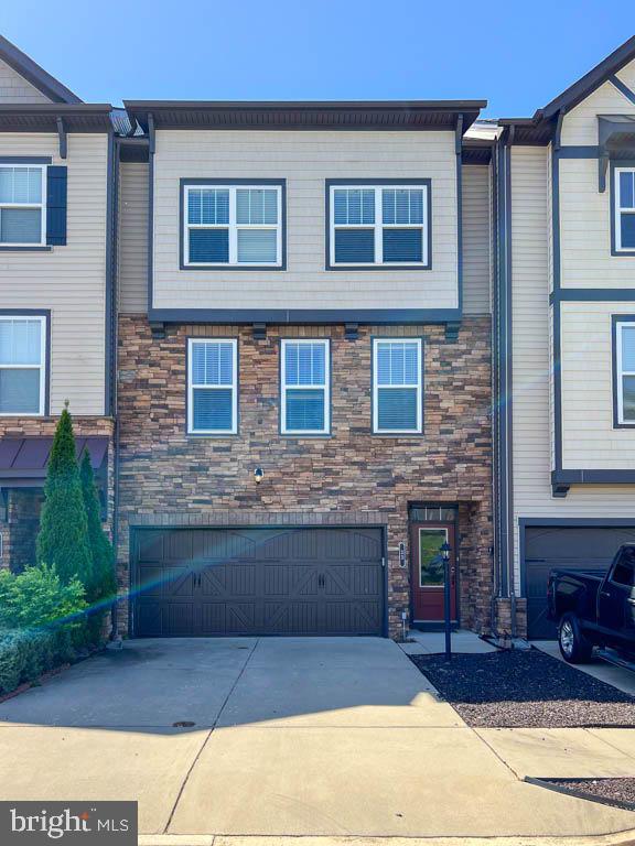 COLONIAL FORGE - Residential Lease