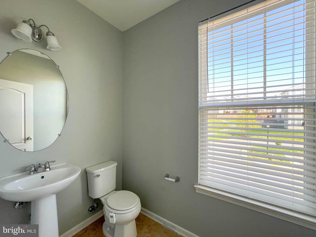 COLONIAL FORGE - Residential Lease