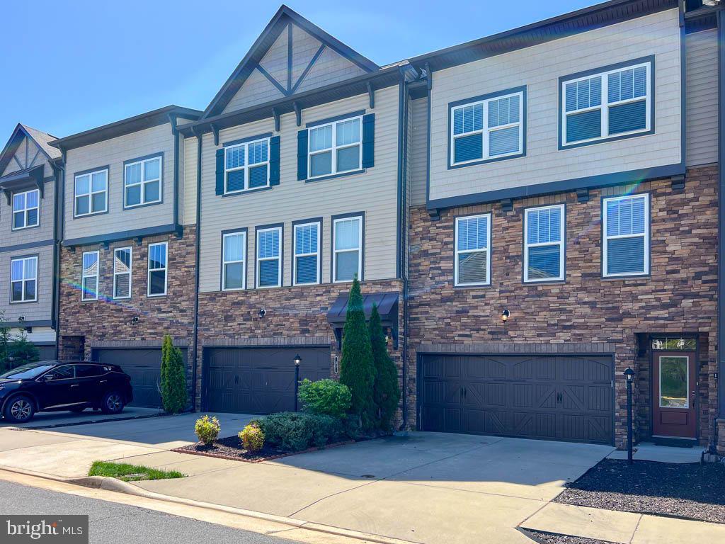 COLONIAL FORGE - Residential Lease