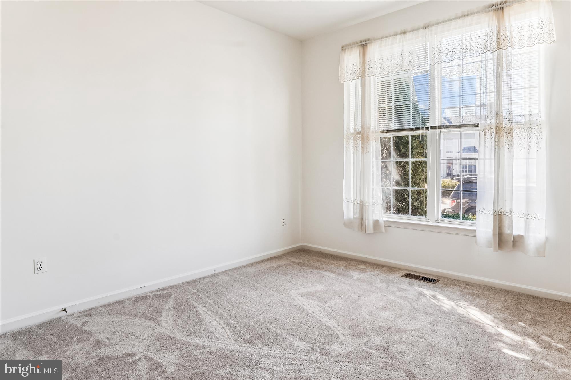 BLOOMS CROSSING - Residential