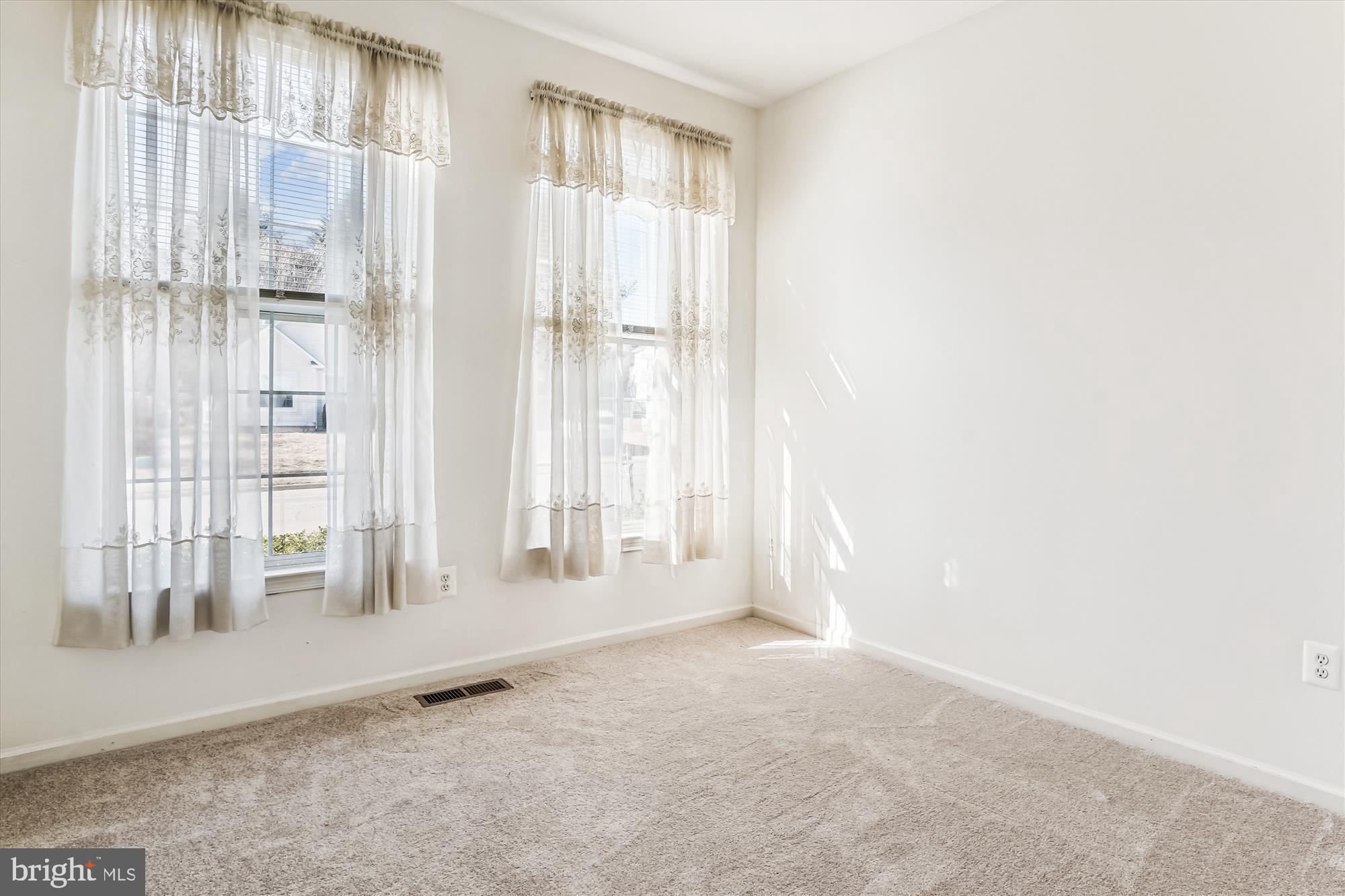 BLOOMS CROSSING - Residential