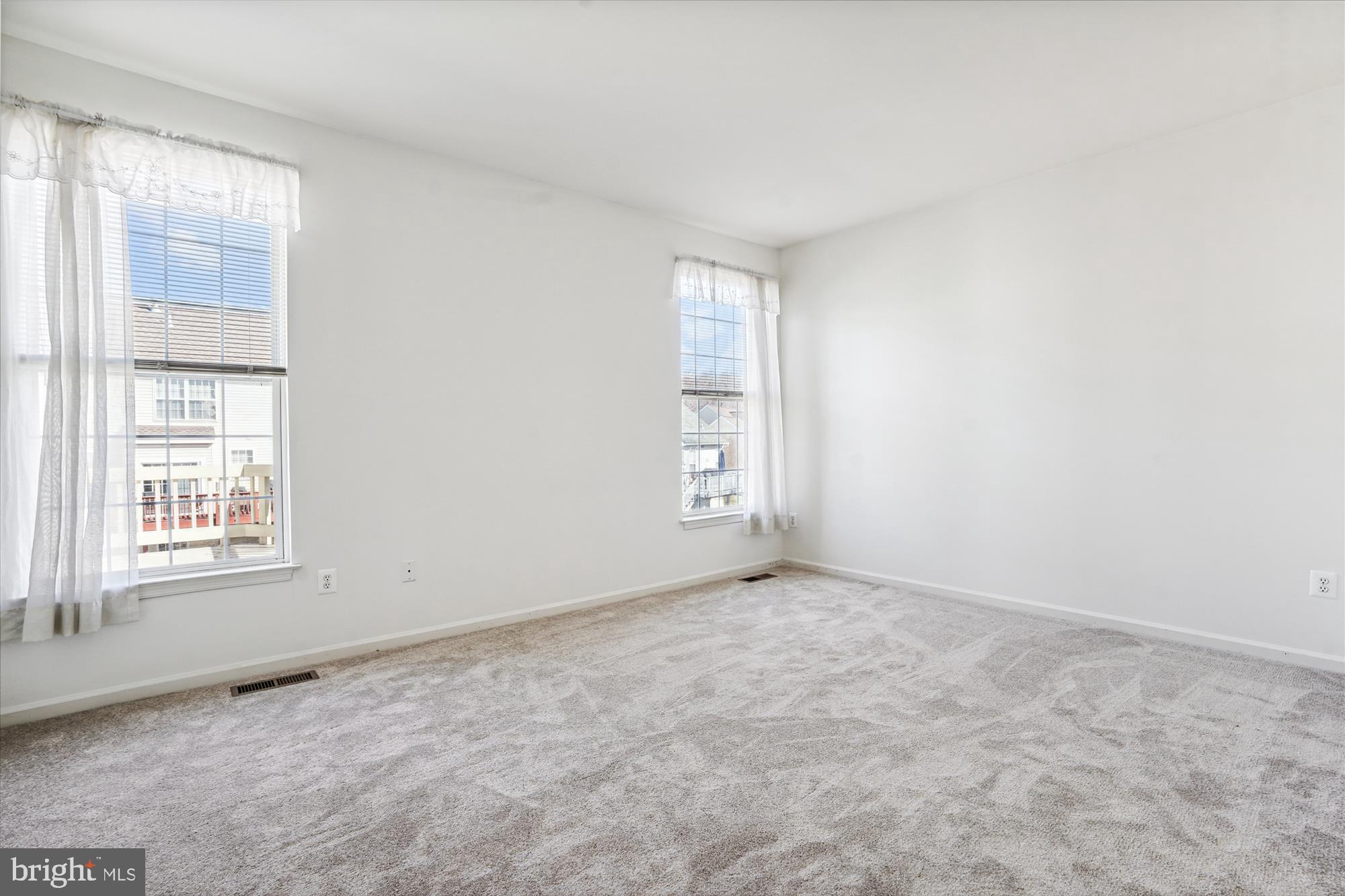 BLOOMS CROSSING - Residential