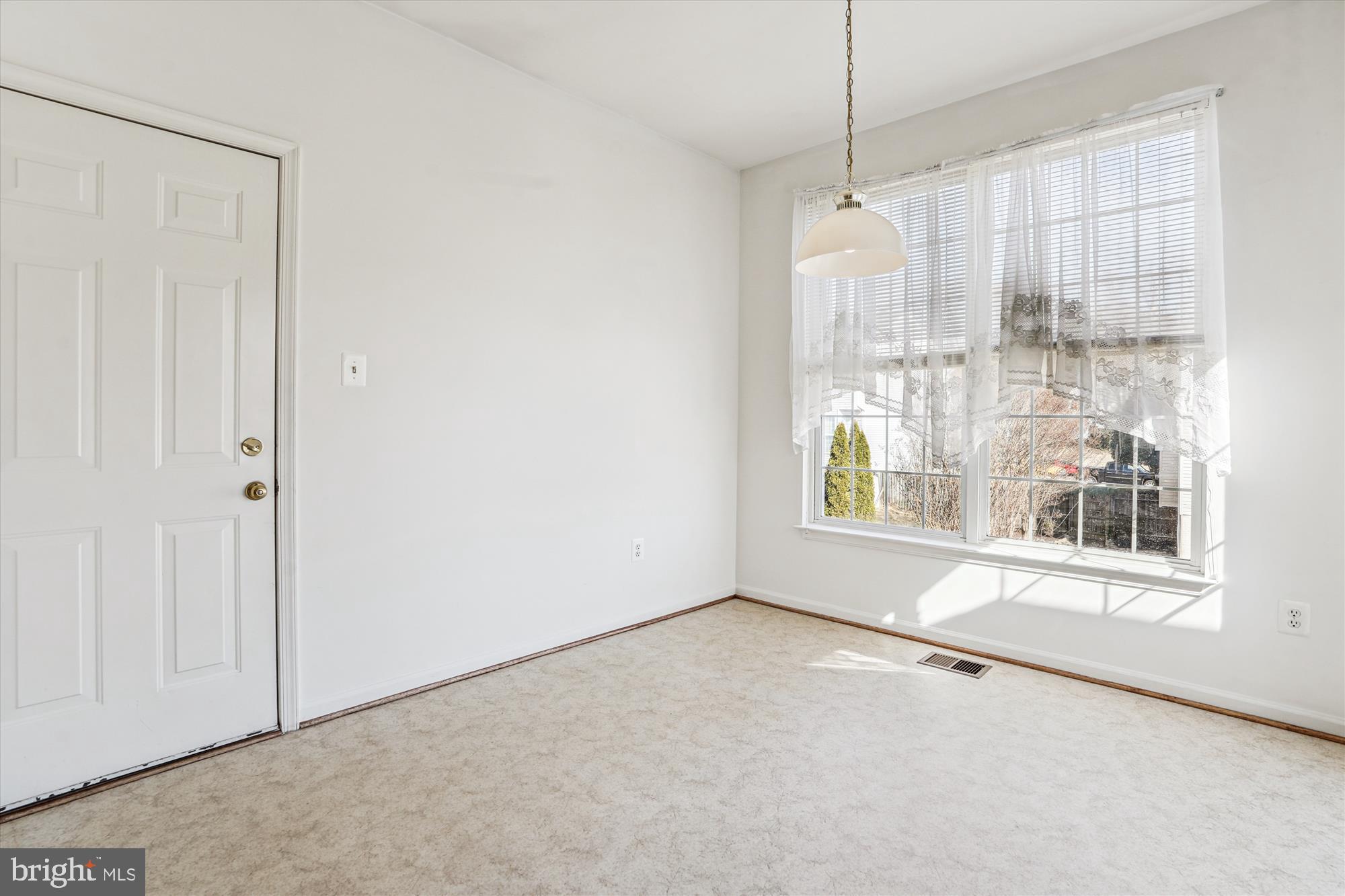 BLOOMS CROSSING - Residential