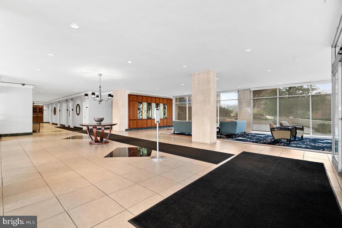 10401 GROSVENOR PLACE 721