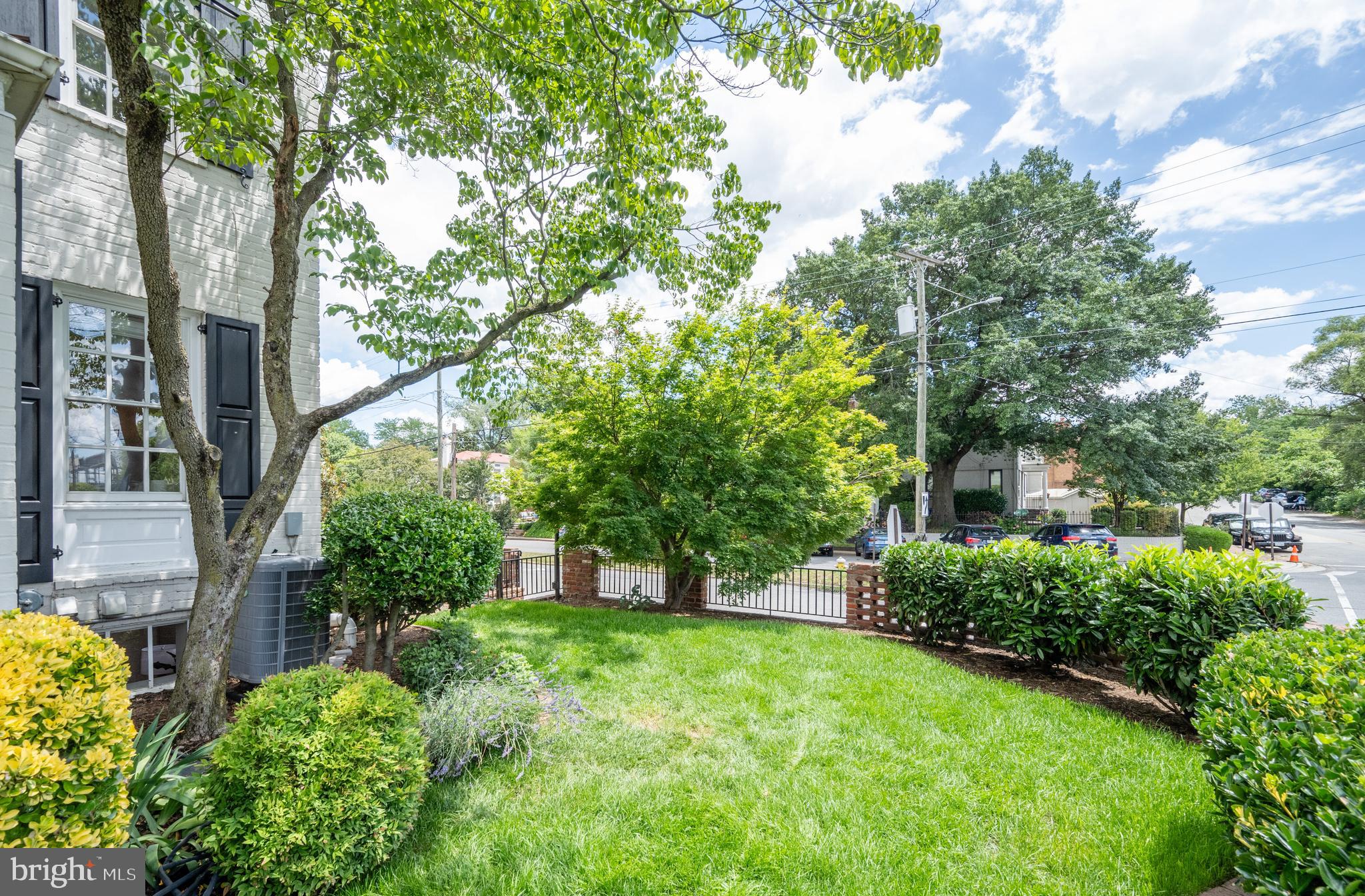 YATES GARDENS - Residential