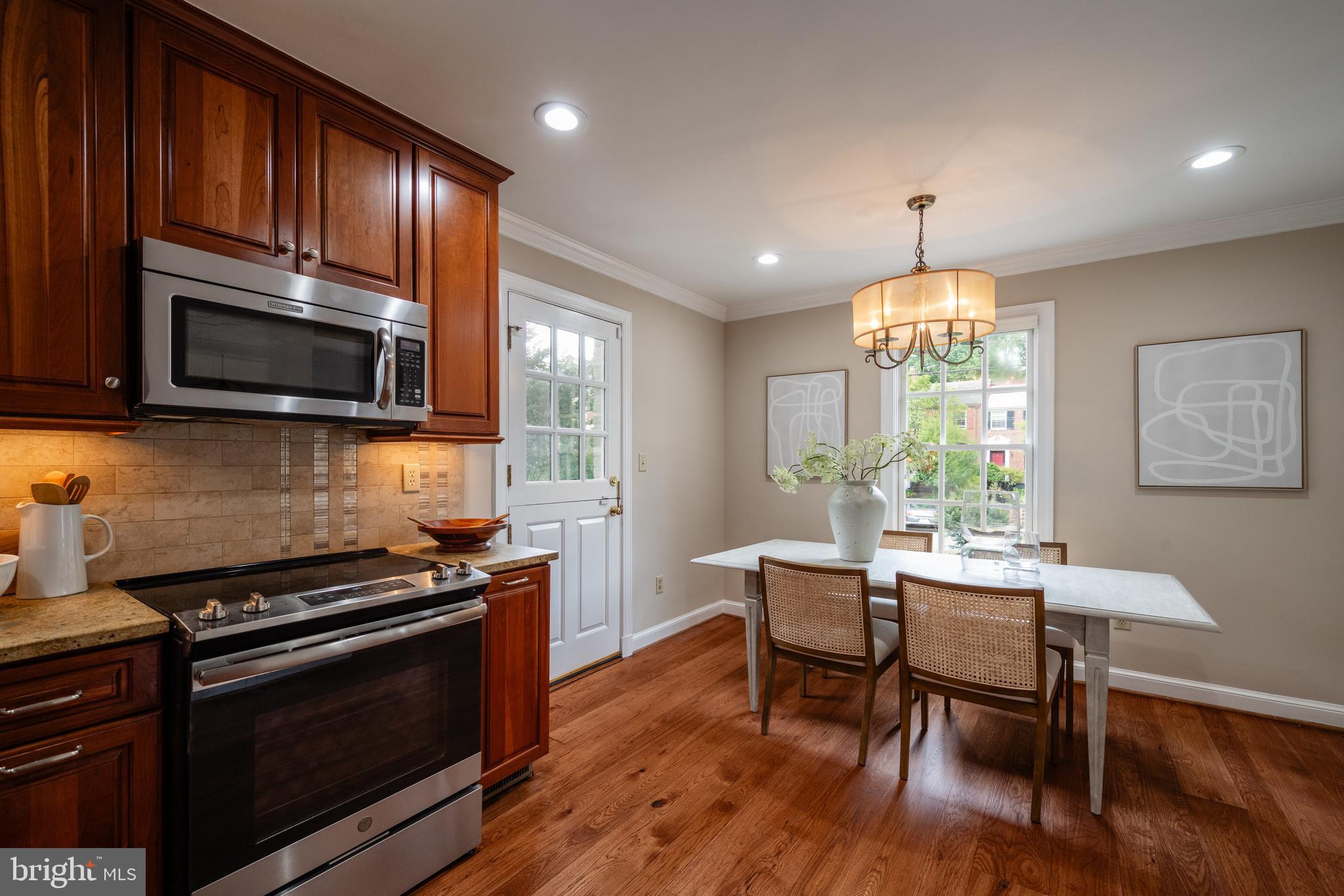 YATES GARDENS - Residential