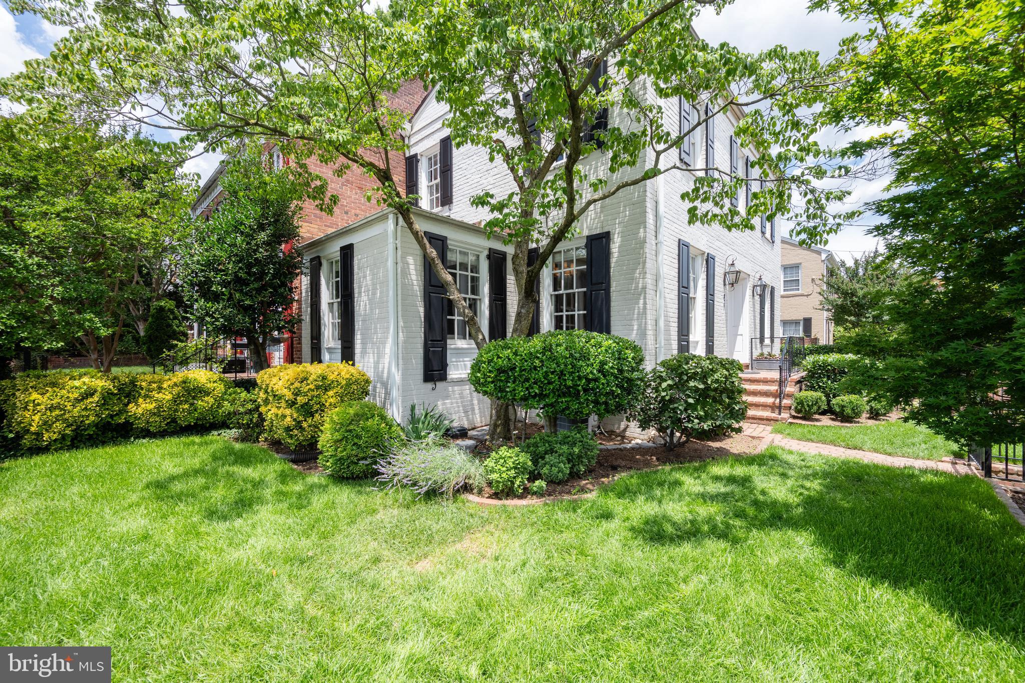 YATES GARDENS - Residential