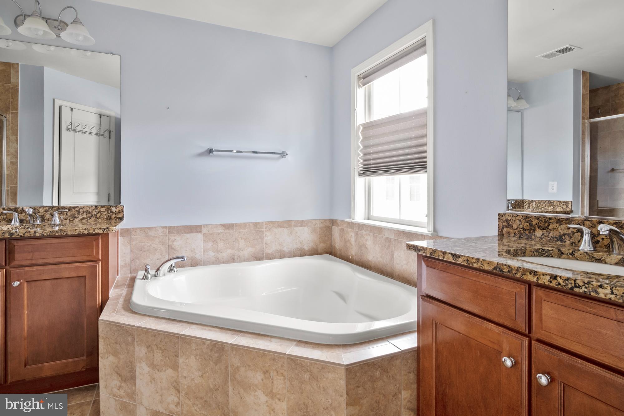 SHIRLINGTON CREST - Residential Lease