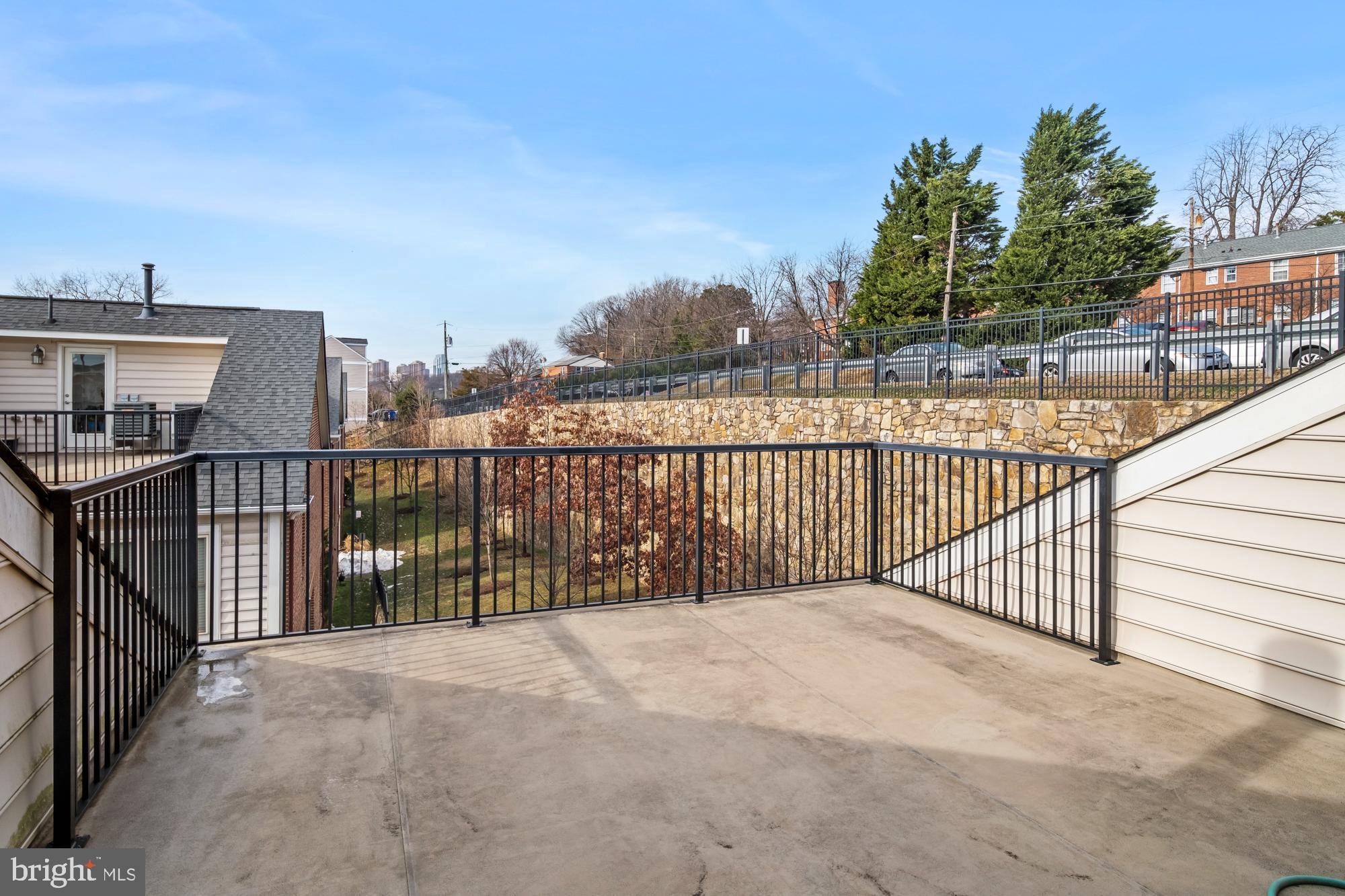 SHIRLINGTON CREST - Residential Lease