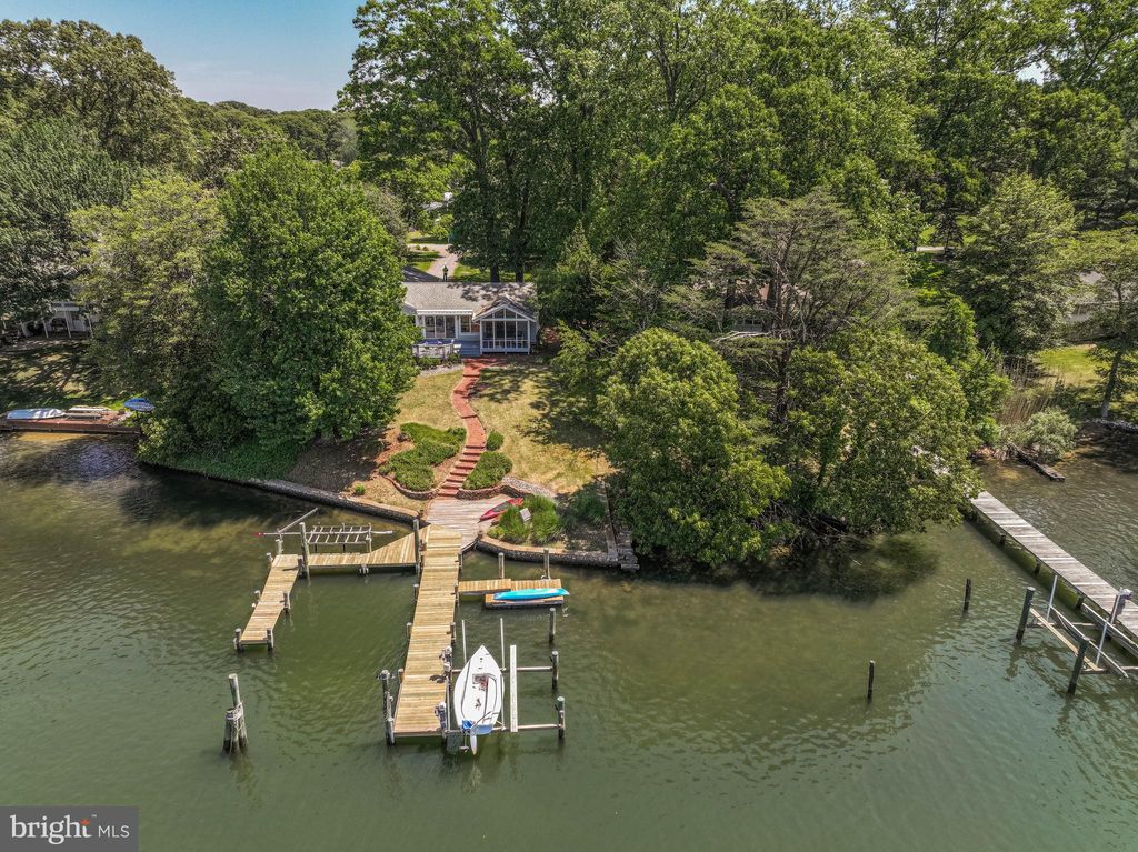 Photo of 528 Grays Creek Road, PASADENA, MD 21122 (MLS # MDAA2146162)