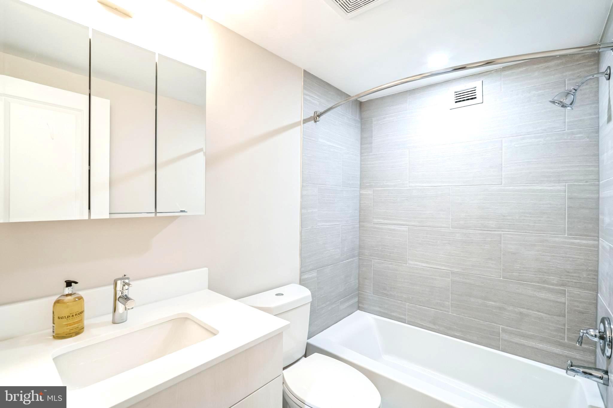 ROXBOROUGH - Residential