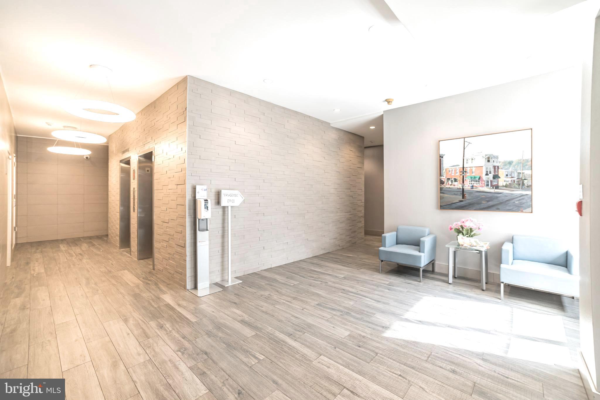 ROXBOROUGH - Residential