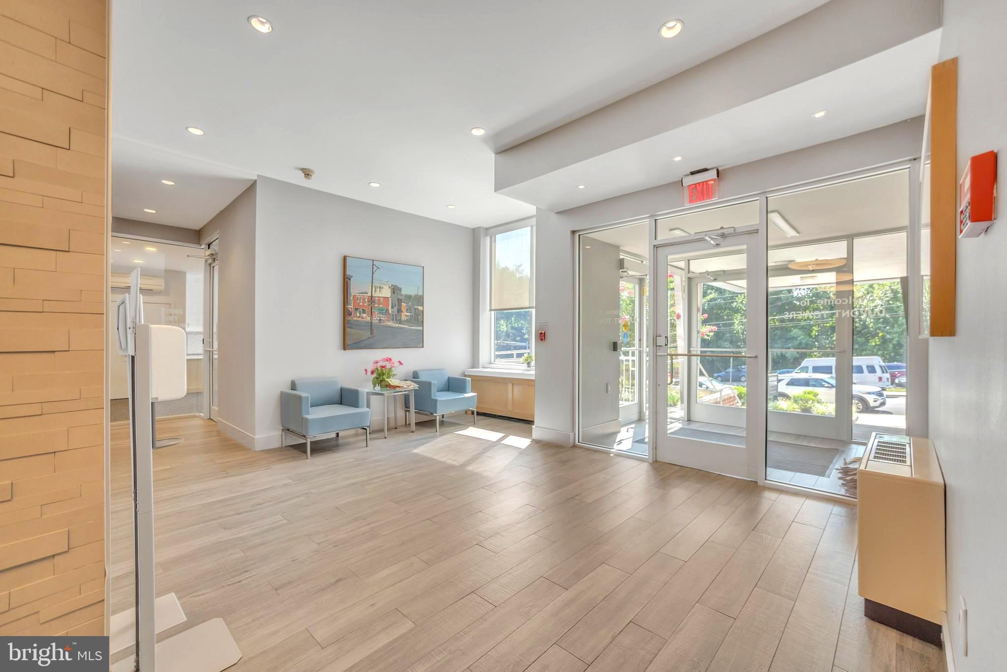 ROXBOROUGH - Residential