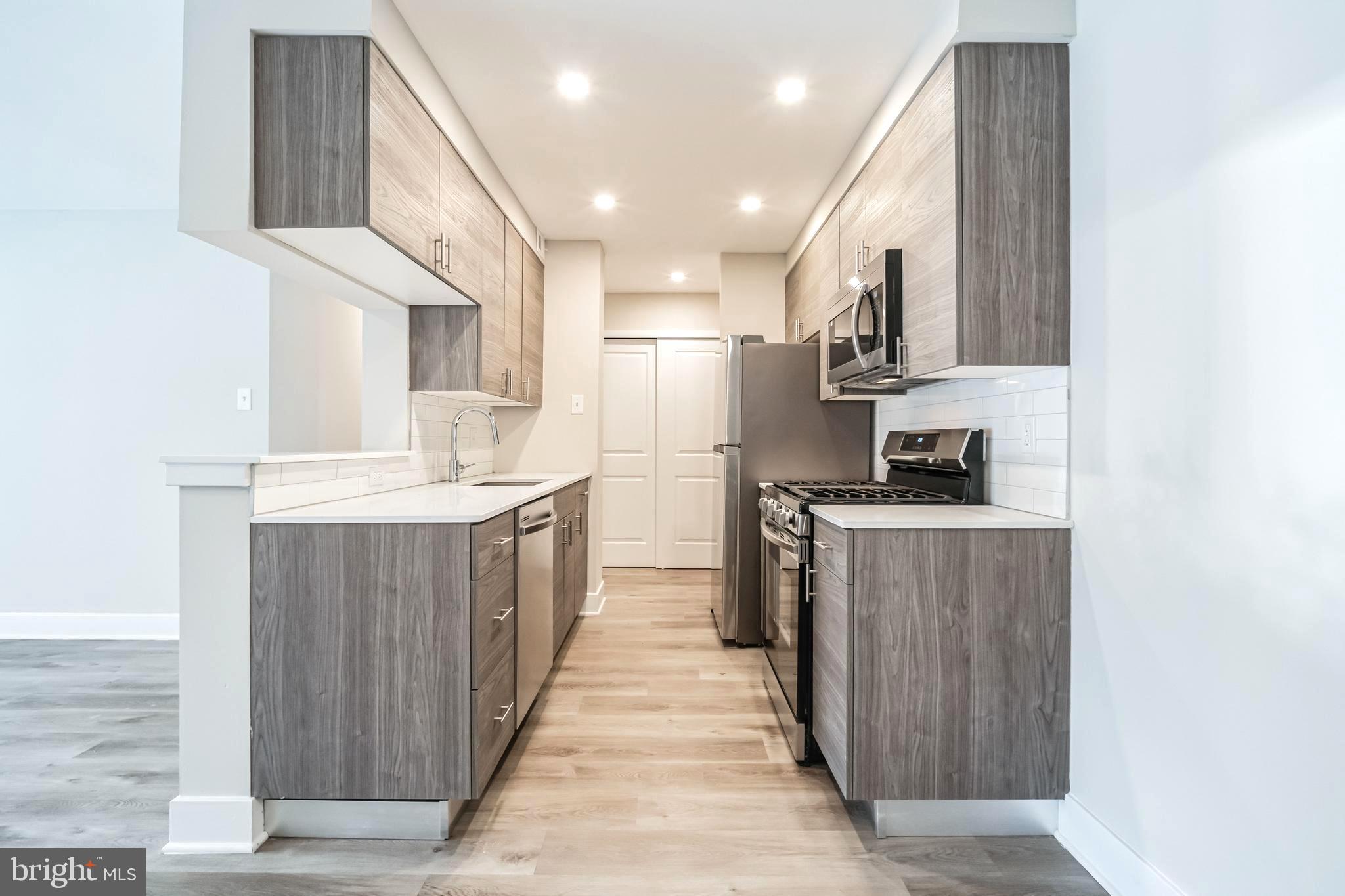 ROXBOROUGH - Residential