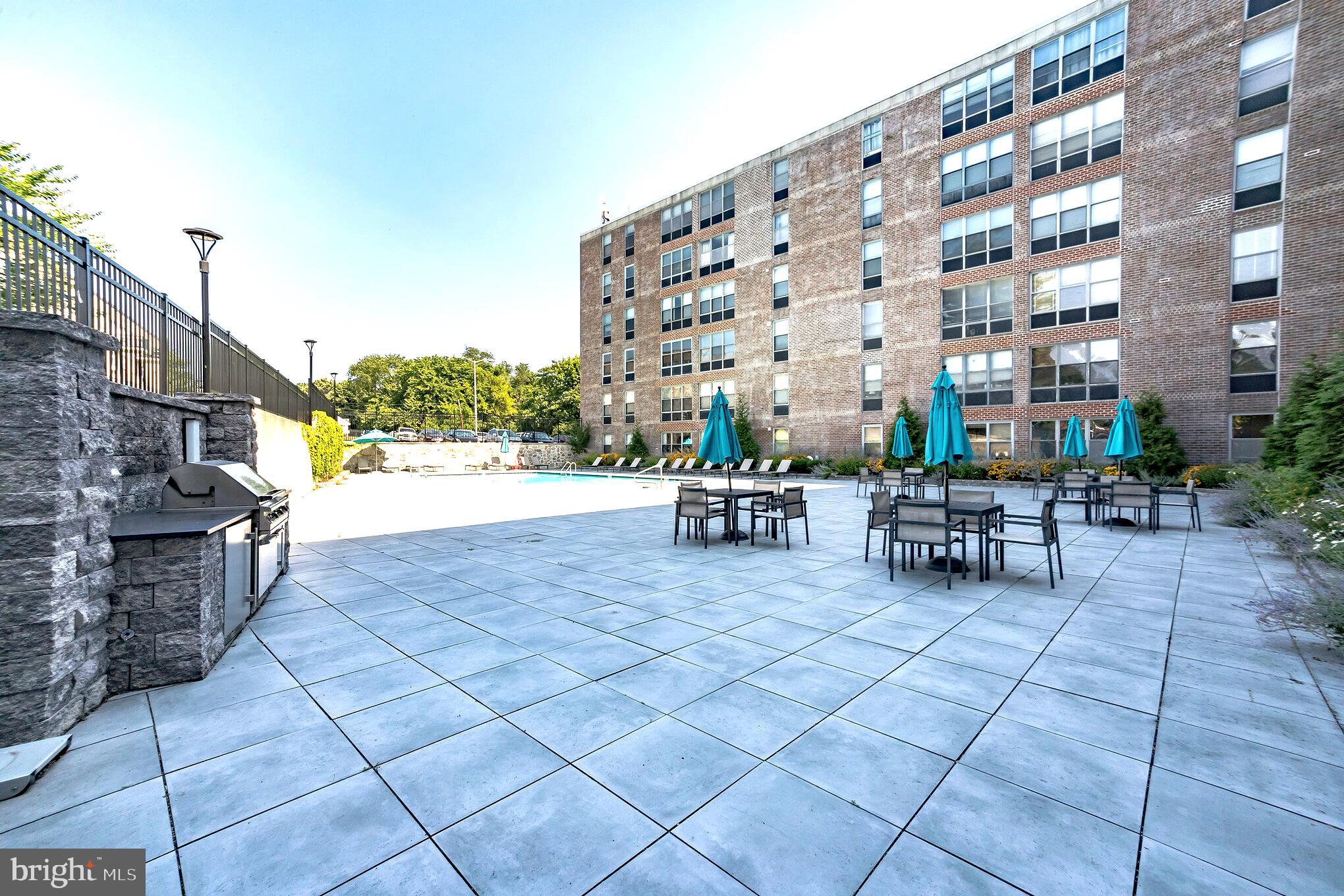 ROXBOROUGH - Residential