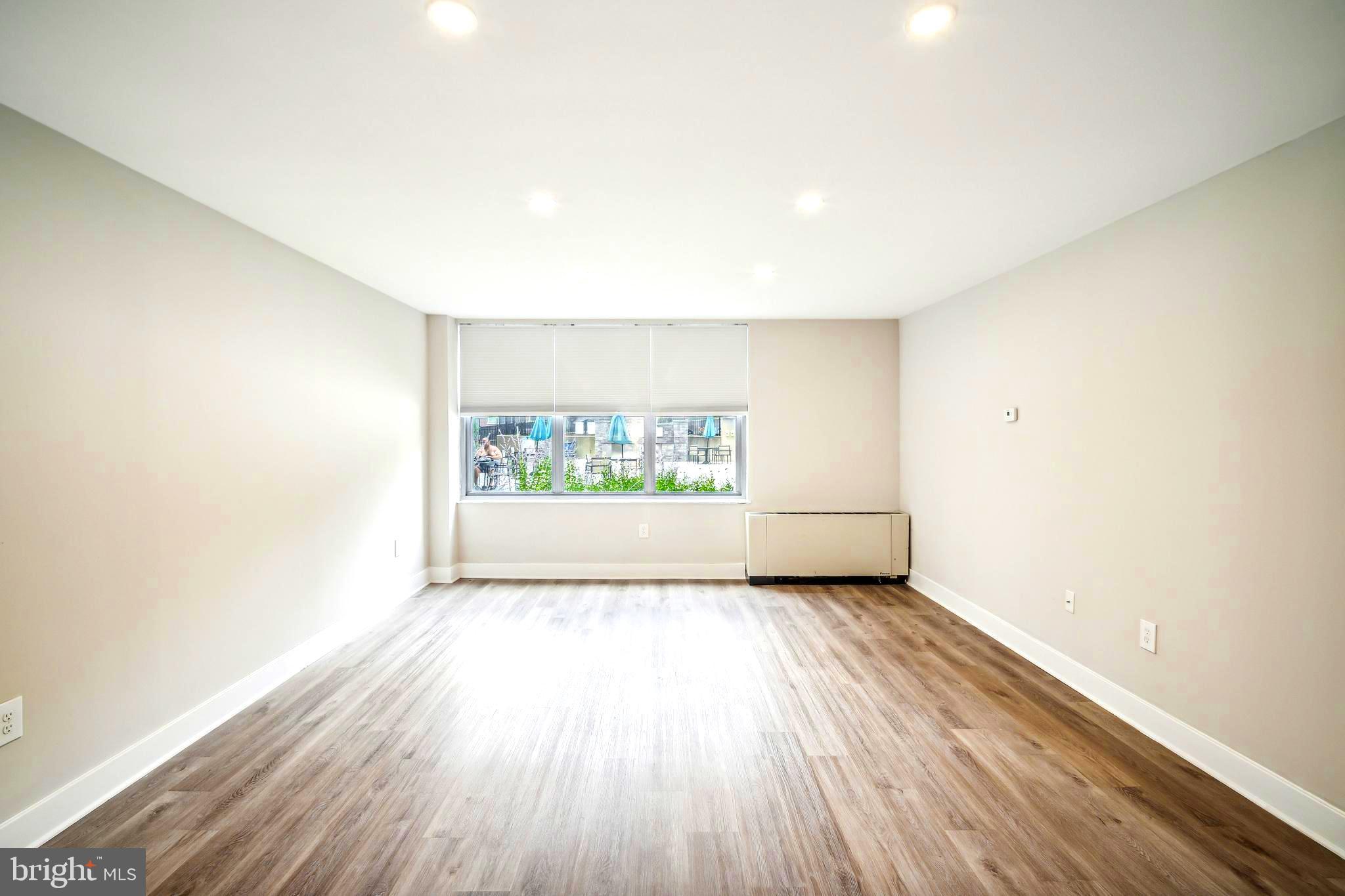 ROXBOROUGH - Residential