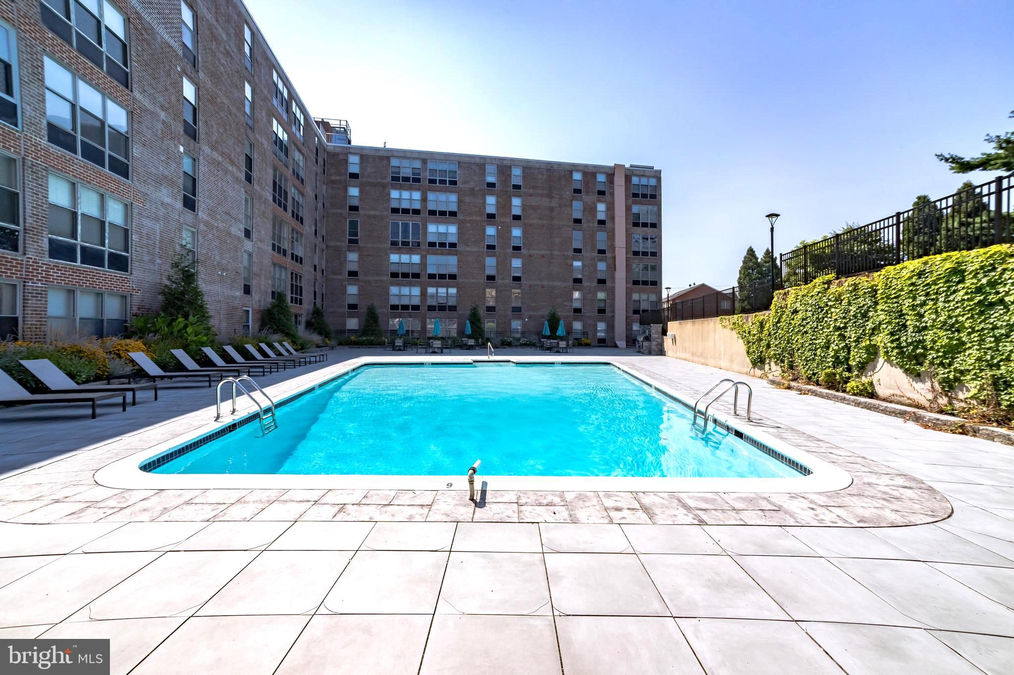 ROXBOROUGH - Residential