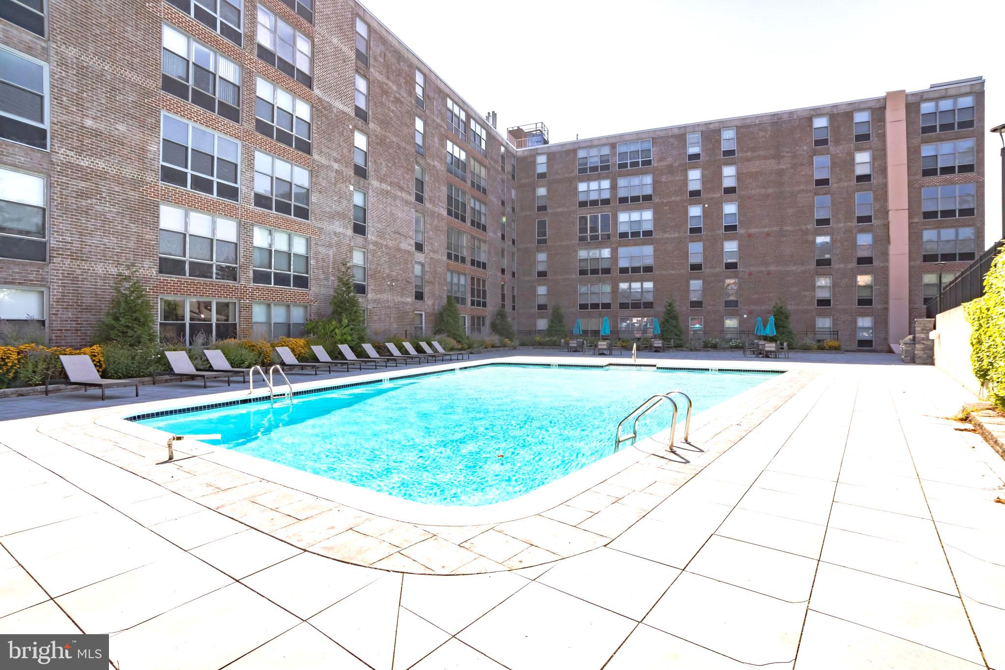 ROXBOROUGH - Residential