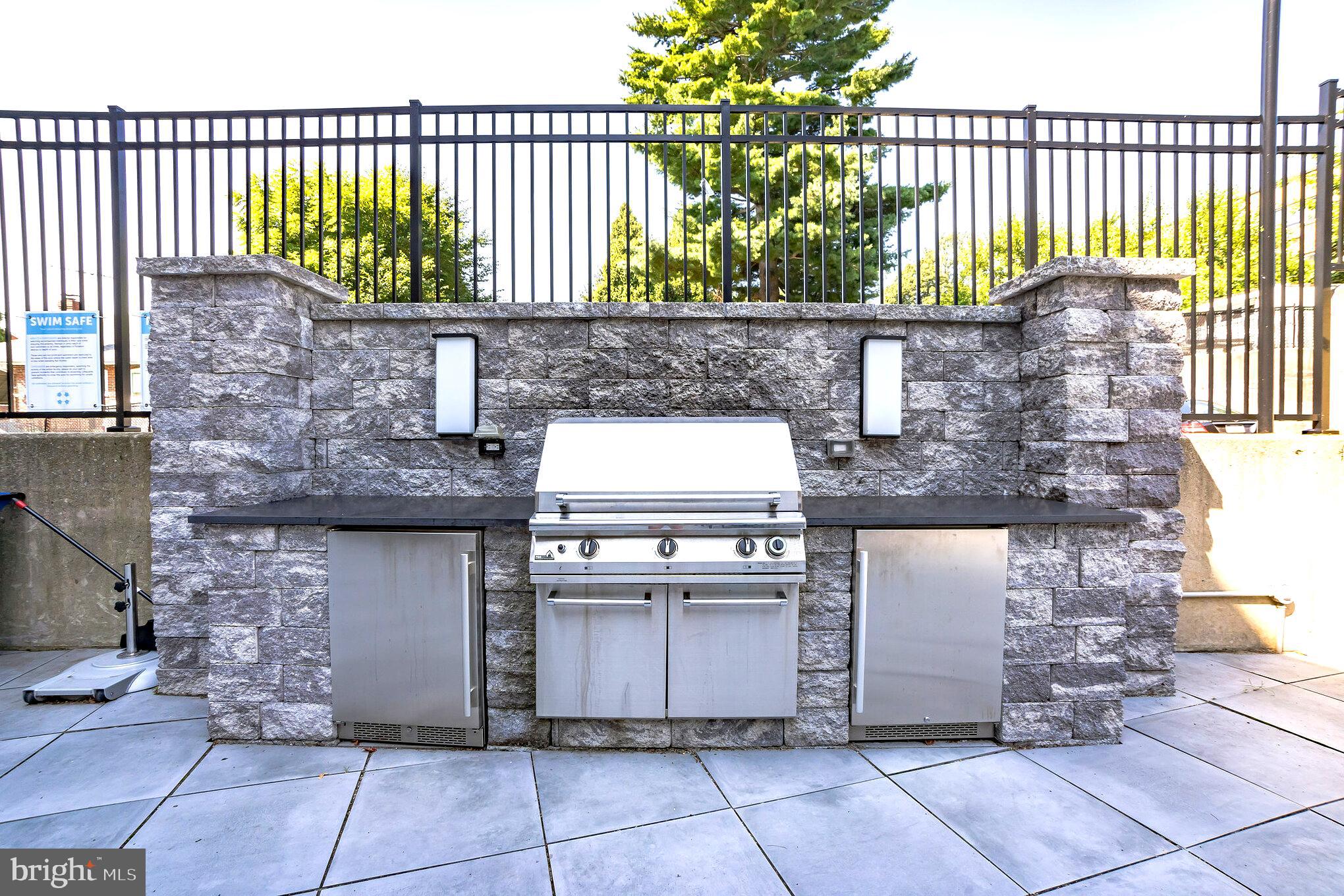 ROXBOROUGH - Residential