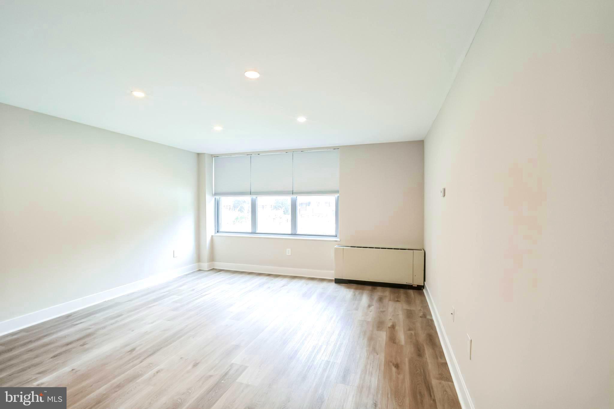 ROXBOROUGH - Residential