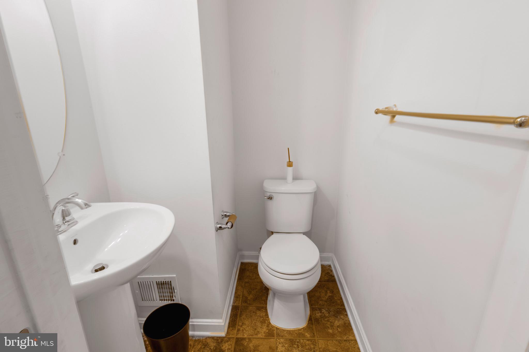 ADMIRALS LANDING - Residential