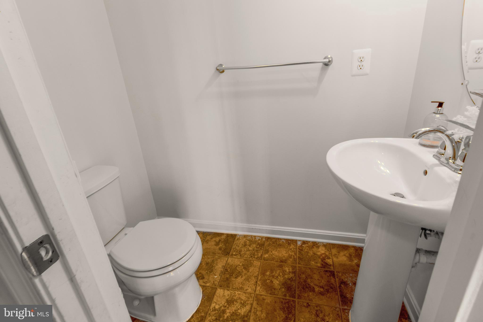 ADMIRALS LANDING - Residential