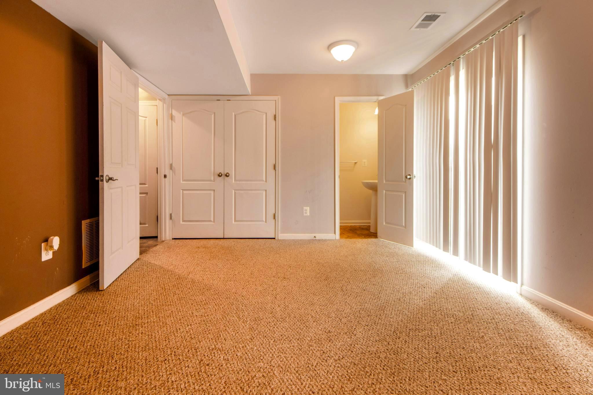 ADMIRALS LANDING - Residential