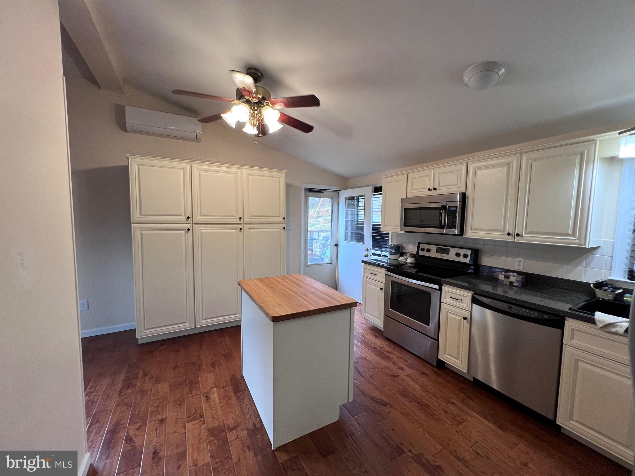 APPLE ORCHARD ACRES - Residential