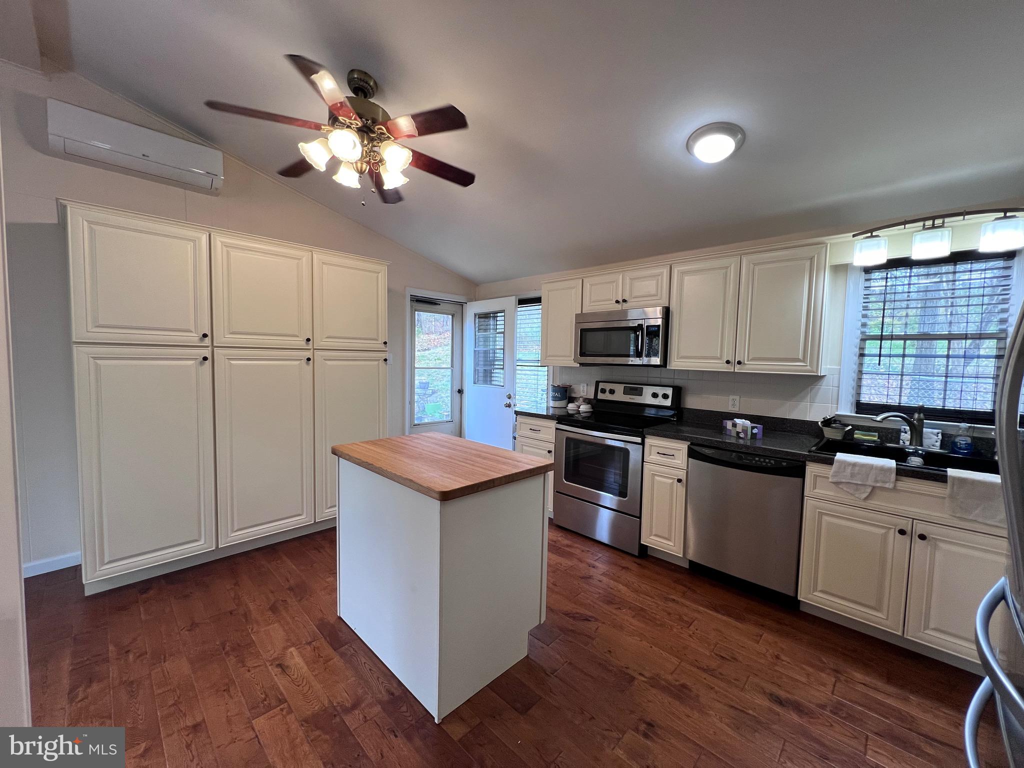 APPLE ORCHARD ACRES - Residential