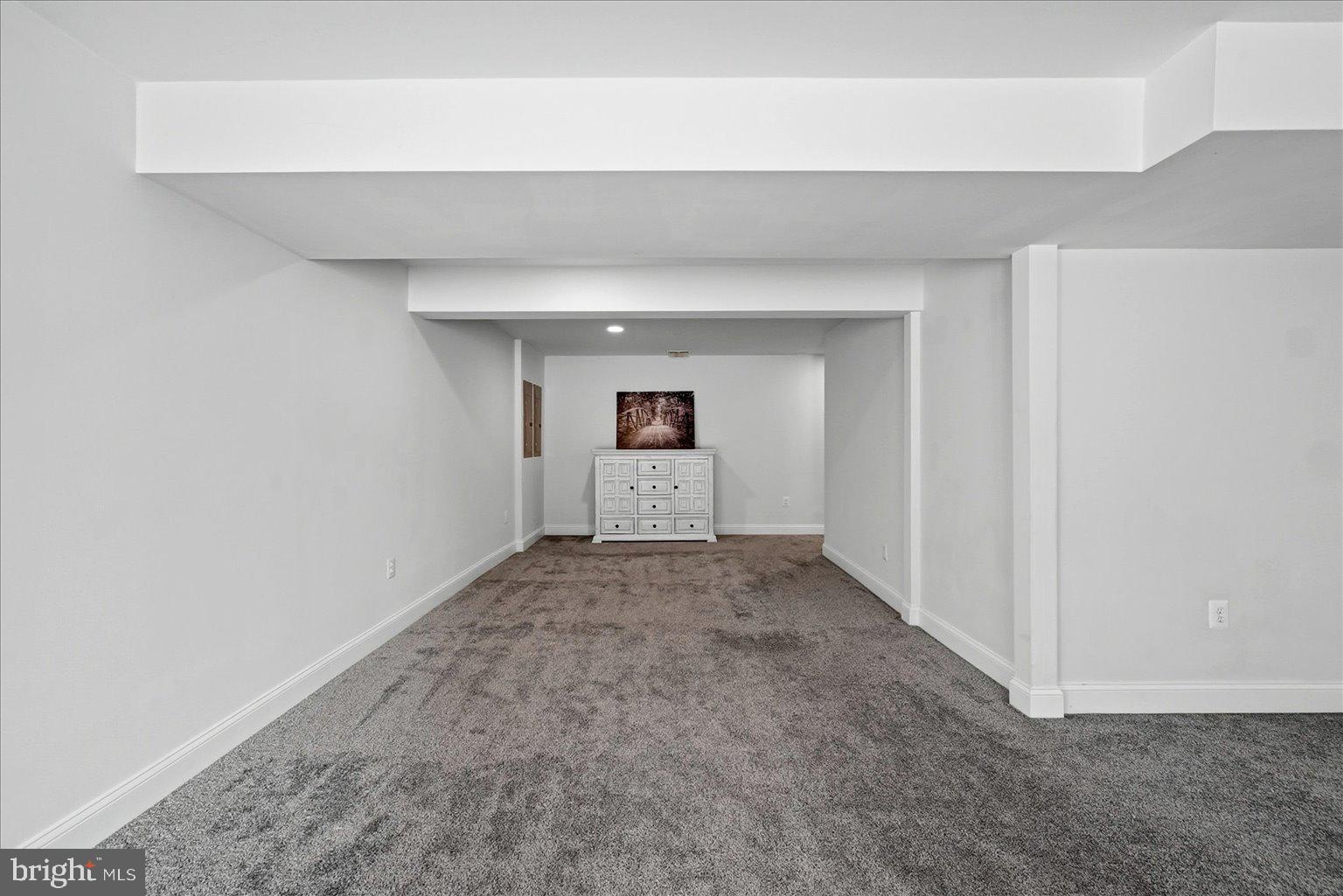 HAMILTON STATION ESTATES - Residential