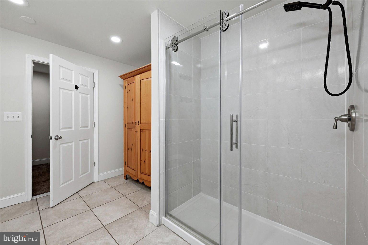 HAMILTON STATION ESTATES - Residential