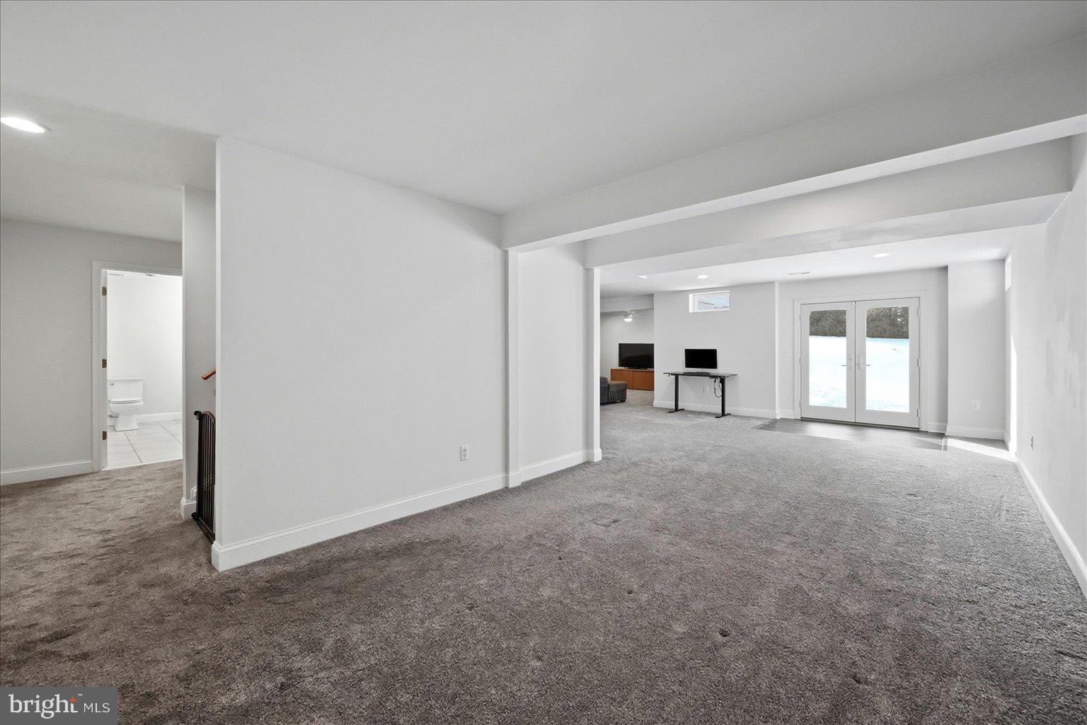 HAMILTON STATION ESTATES - Residential