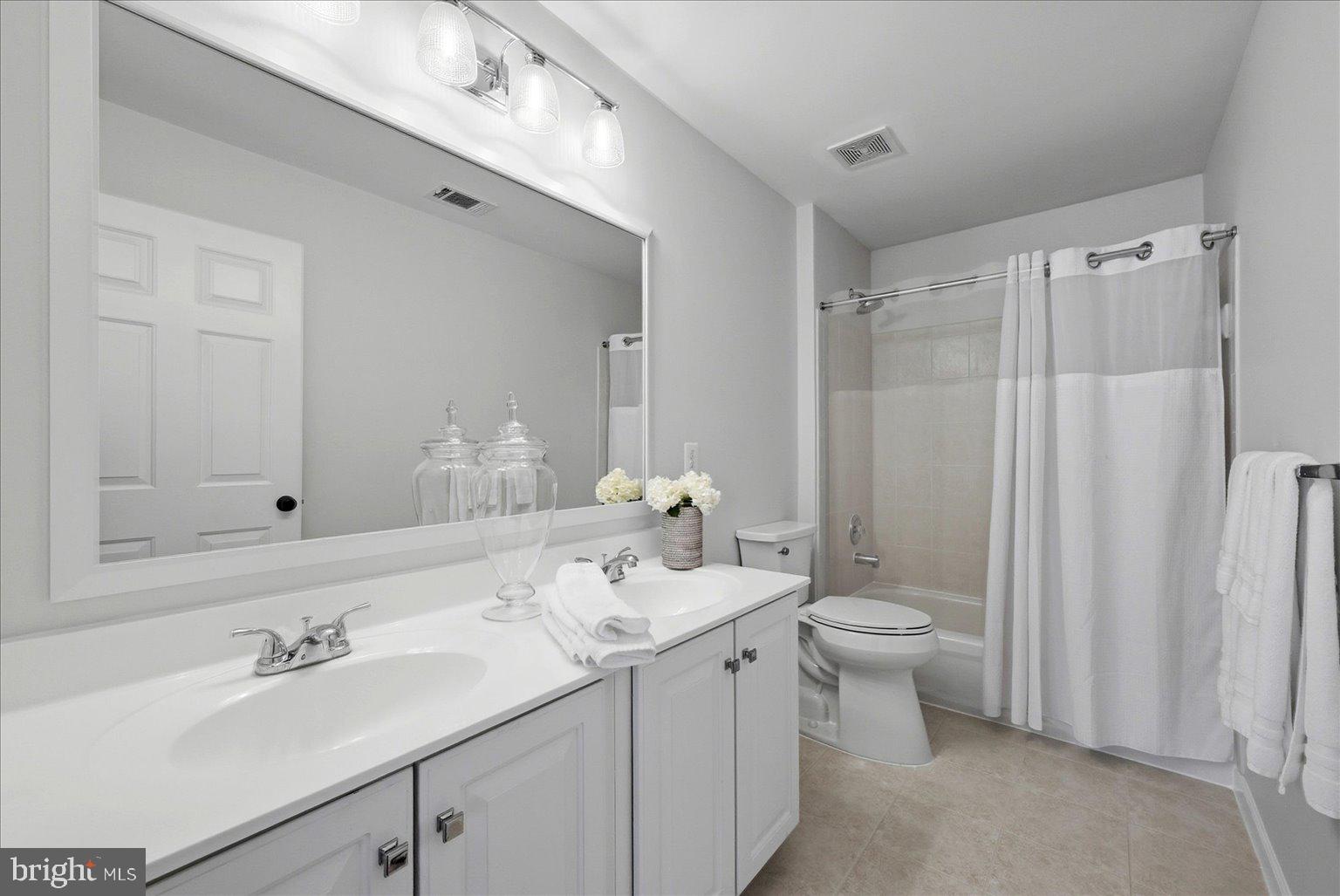 HAMILTON STATION ESTATES - Residential