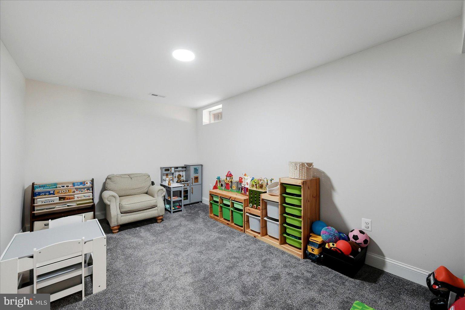 HAMILTON STATION ESTATES - Residential