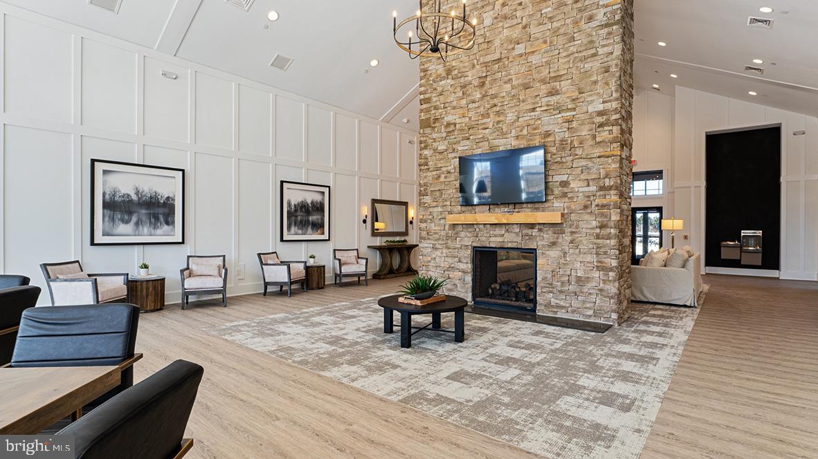 HAMILTON WALK - Residential