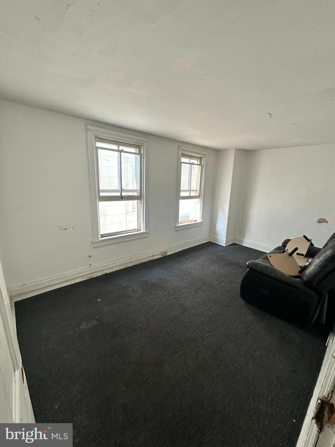 712 E LINCOLN HIGHWAY