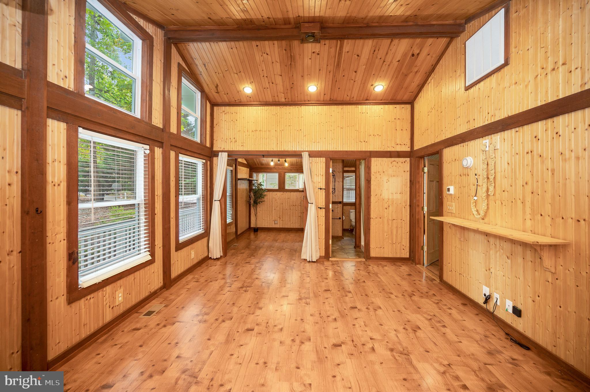 LAKE OF THE WOODS - Residential