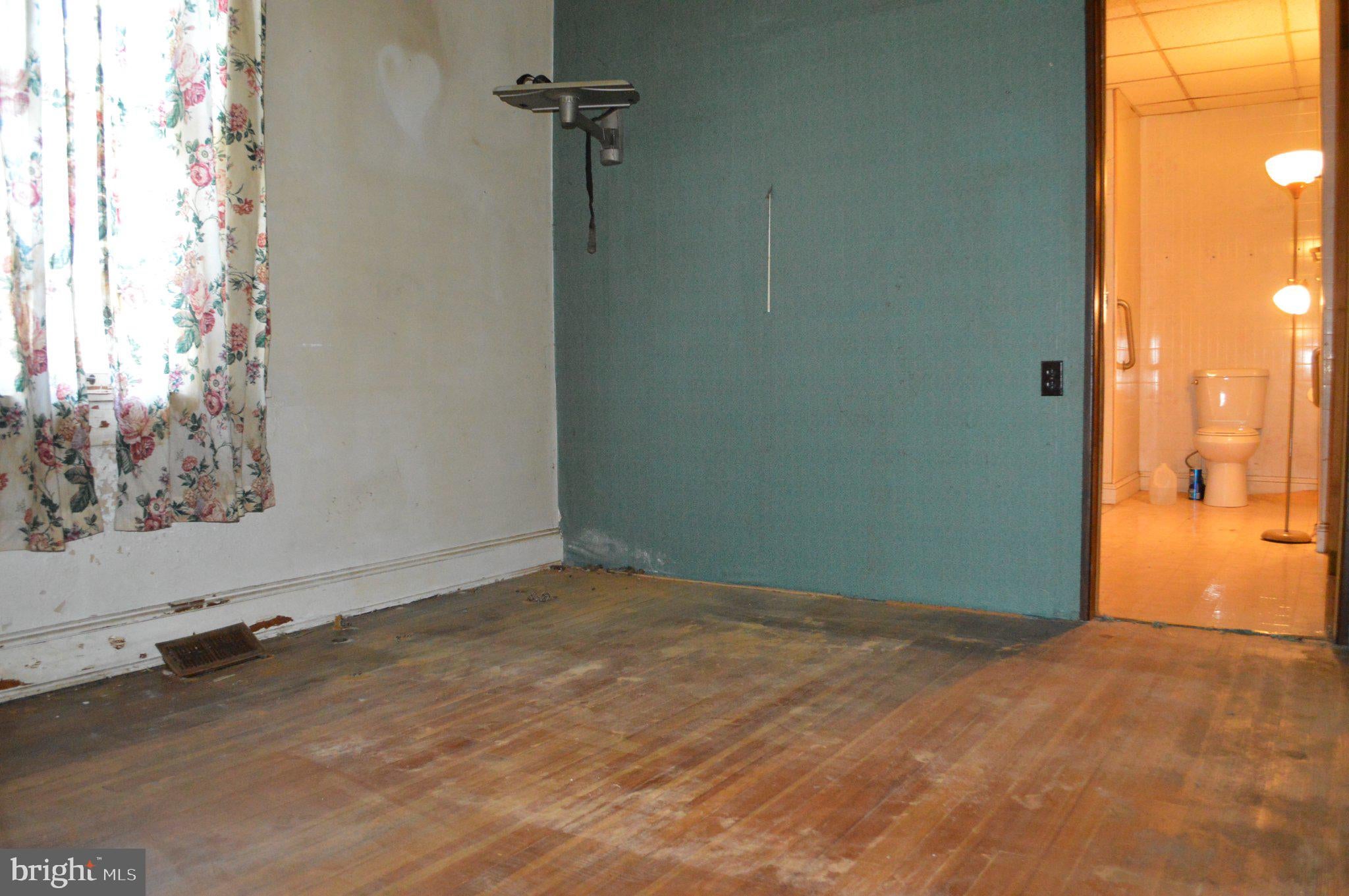 118 W EDGEVALE ROAD