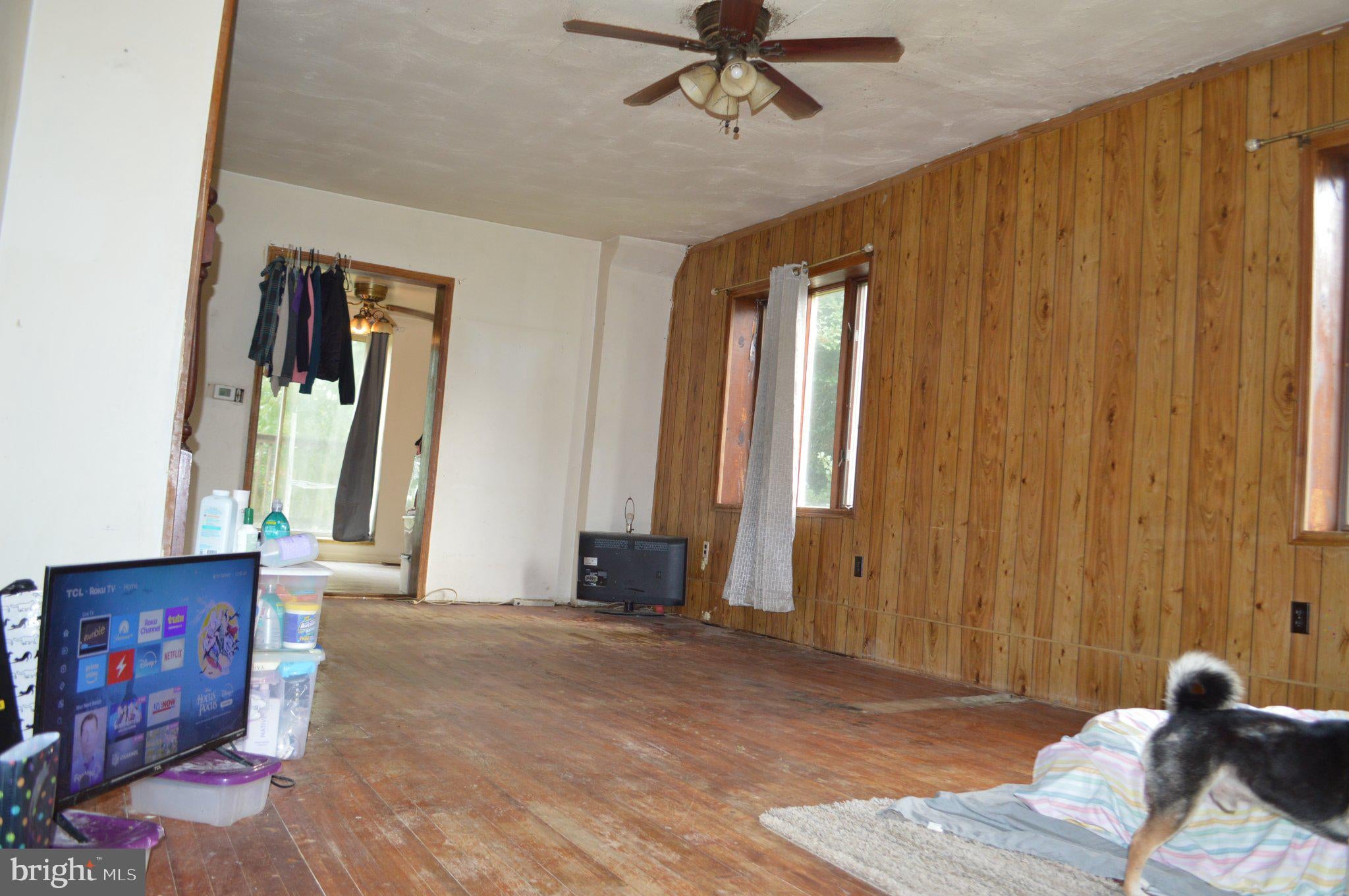 118 W EDGEVALE ROAD