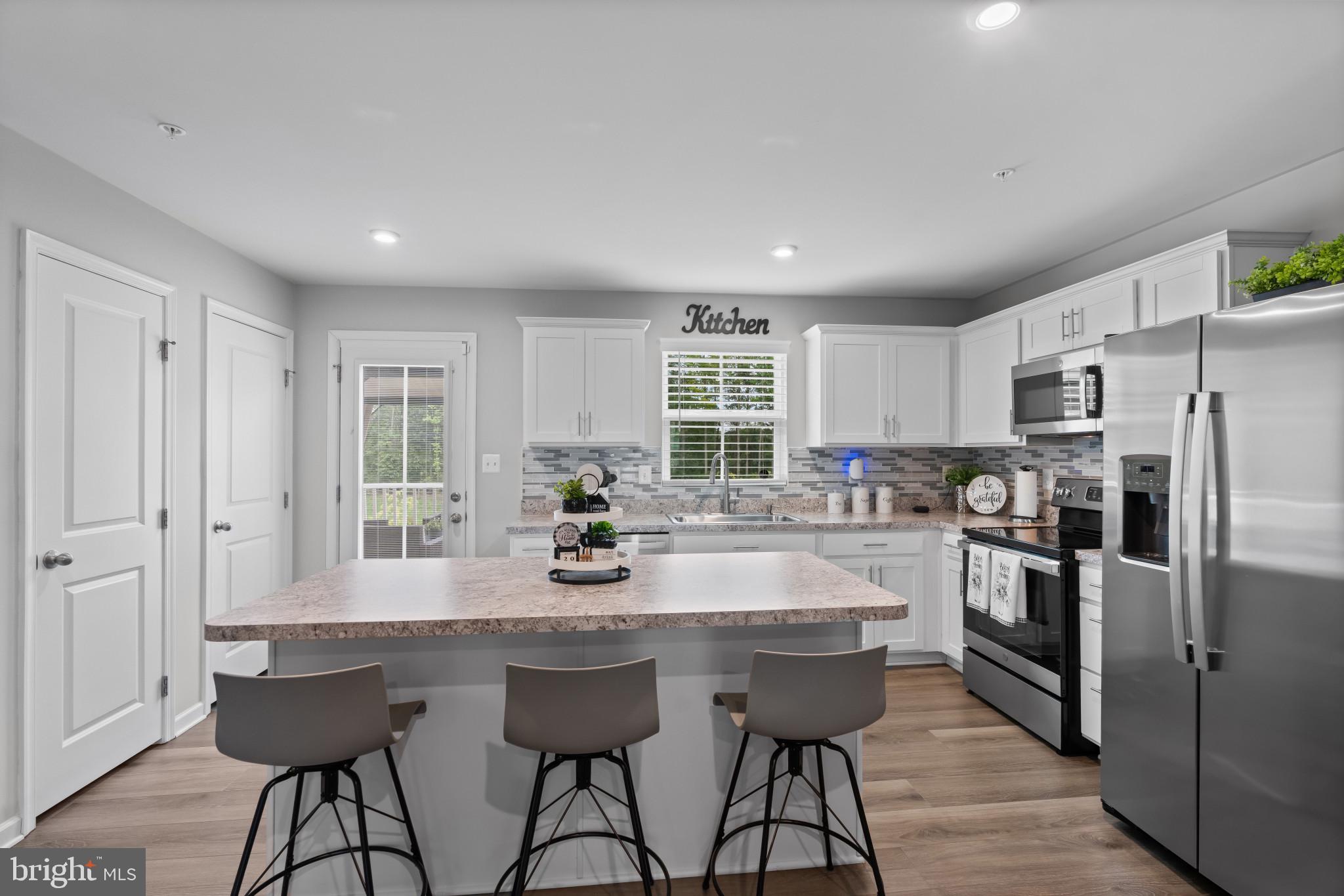 112 GOLDSPIRE DRIVE