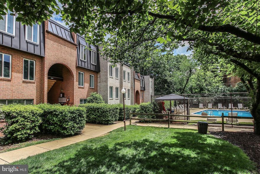 Awesome & immaculate 2 BR, 1/12 BA condo w/1,063 sq. ft. of living space!  Hardwoods in LR, DR, both BRs & hall!  Ceramic tile in kitchen & both BAs. Balcony off of LR. Chair rail moulding in DR. Kitchen w/raised ledge breakfast bar, w/granite & updated backsplash.  SS appliances. MBR w/walk-in closet. New furnace in '09. Condo fee includes gas/water. 2 parking tags. Separate storage unit.