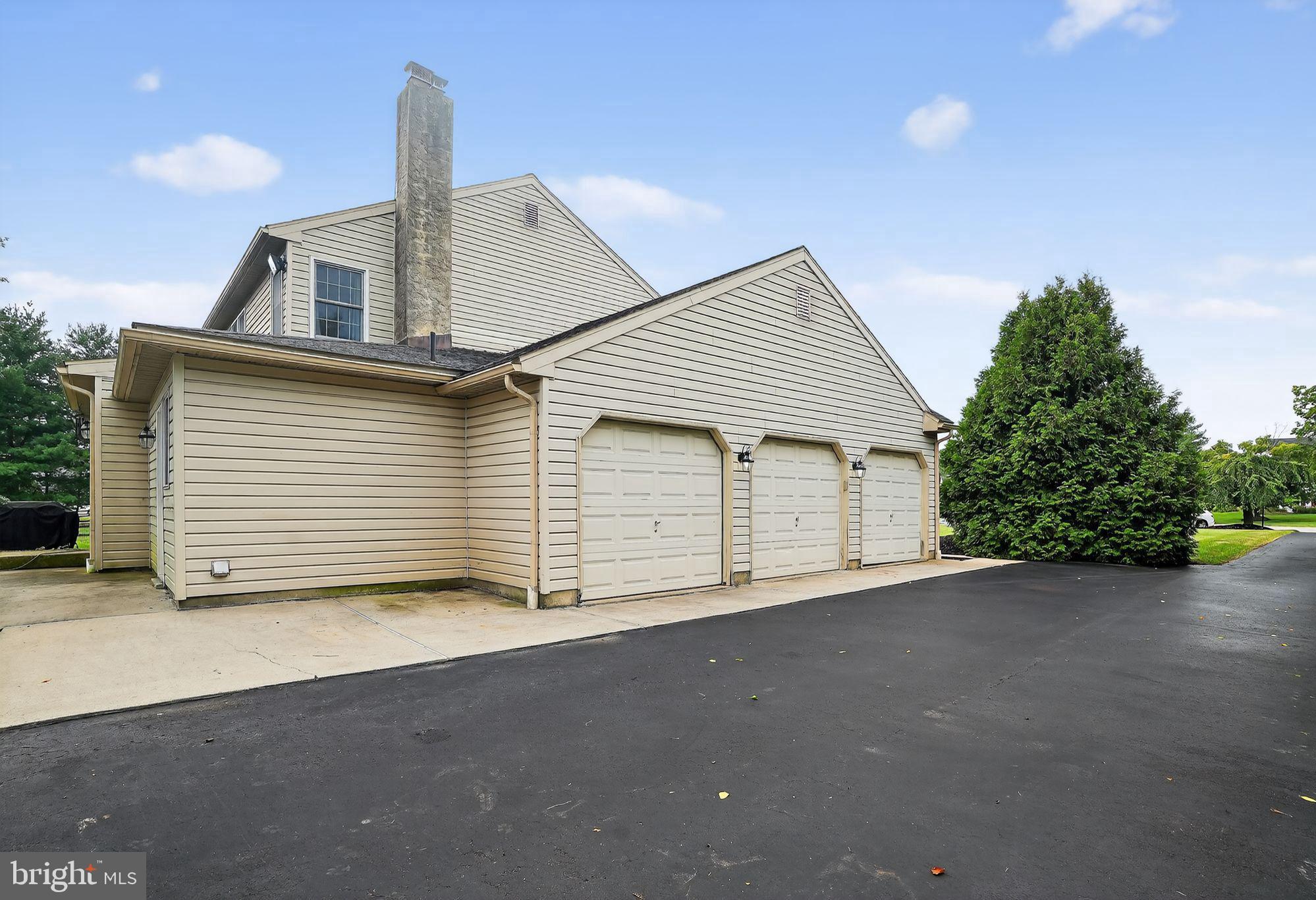 3003 STUART WAY