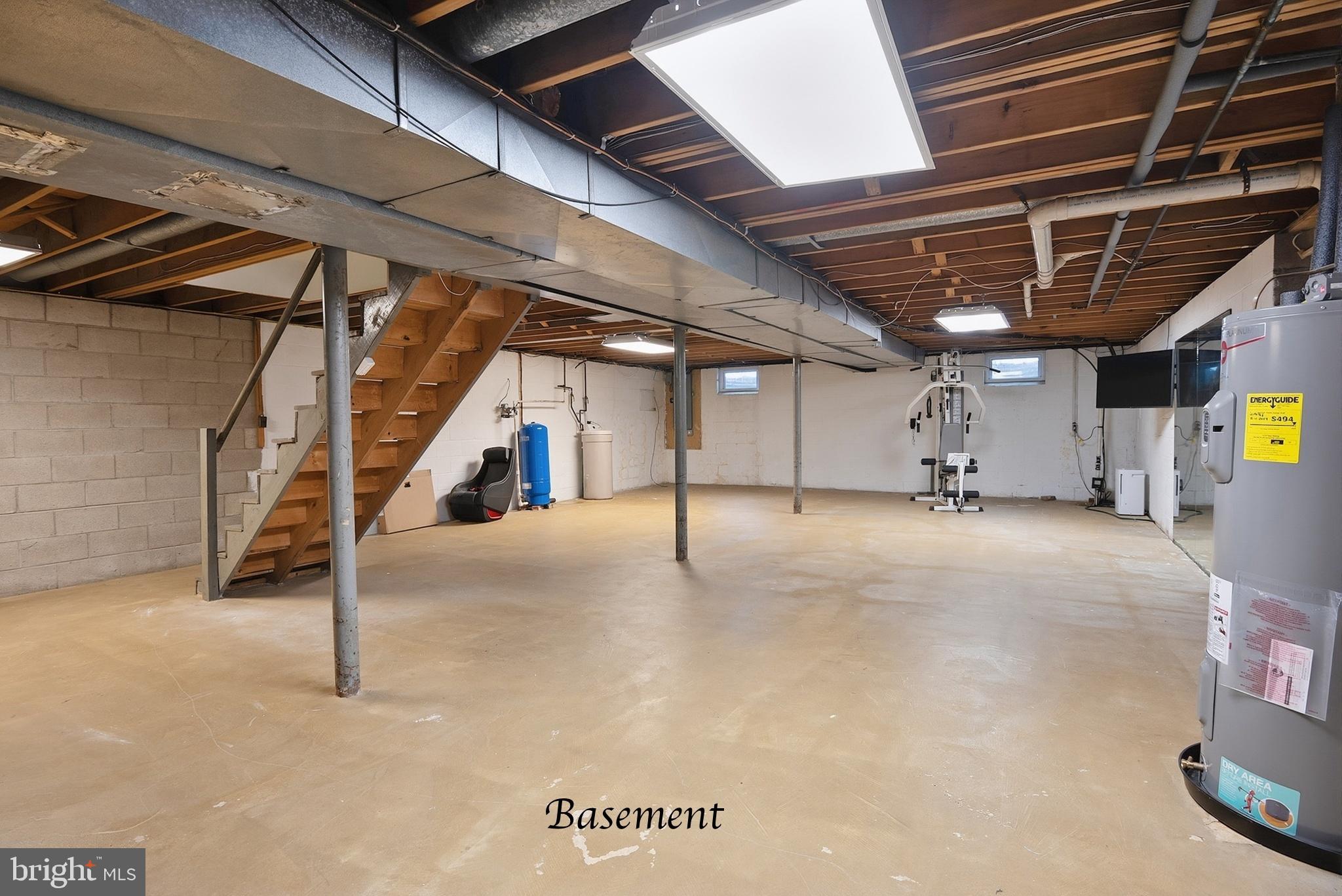 COLONIAL ACRES - Residential