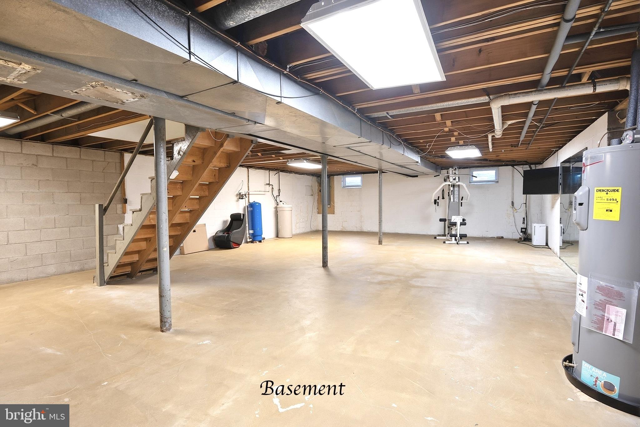 COLONIAL ACRES - Residential