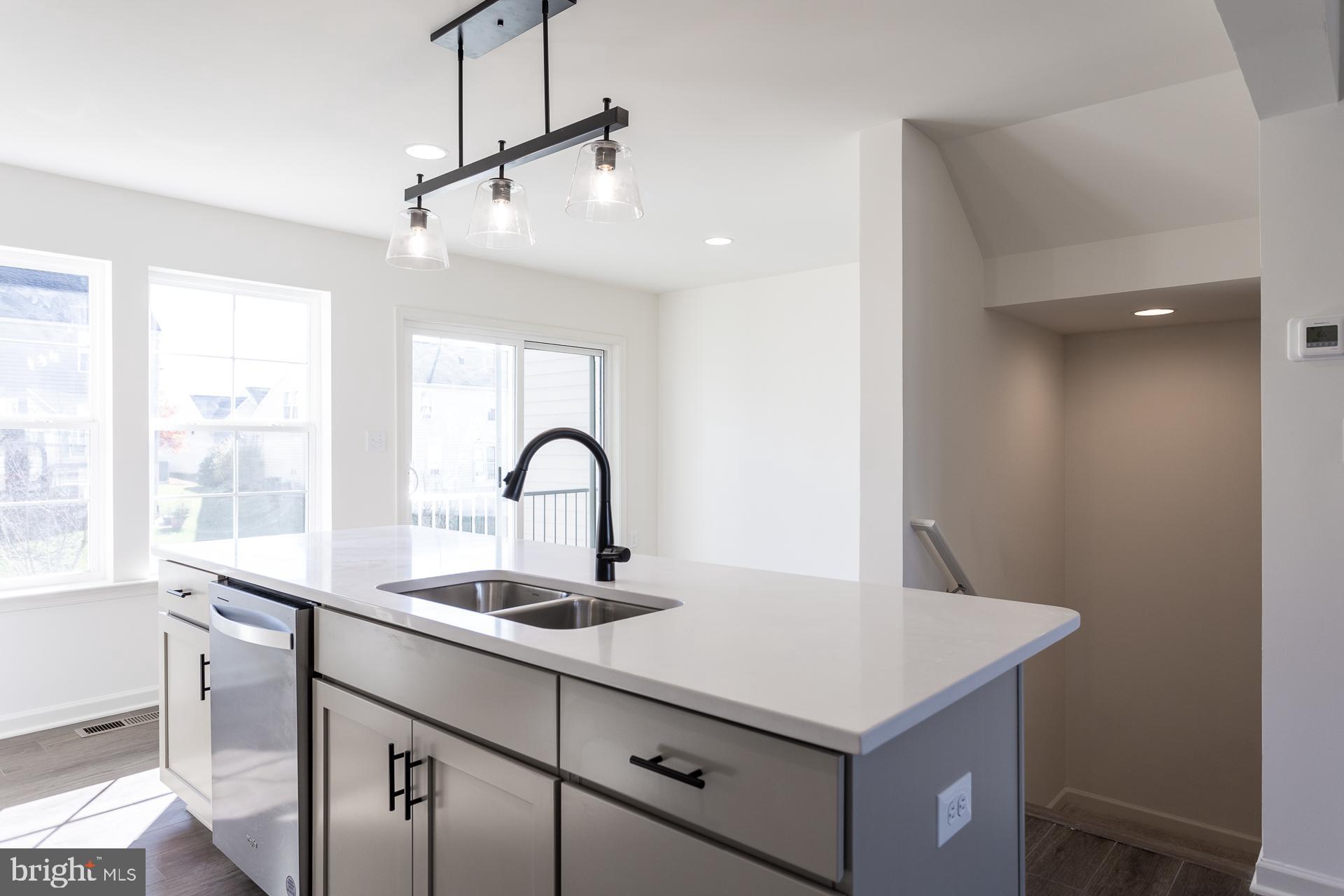 ARCHERS ROCK - Residential