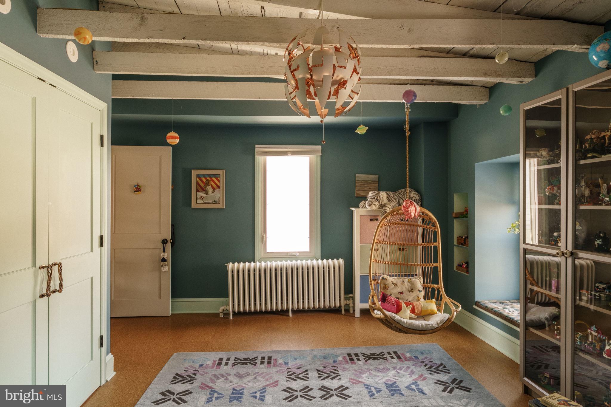 CHESTNUT HILL - Residential