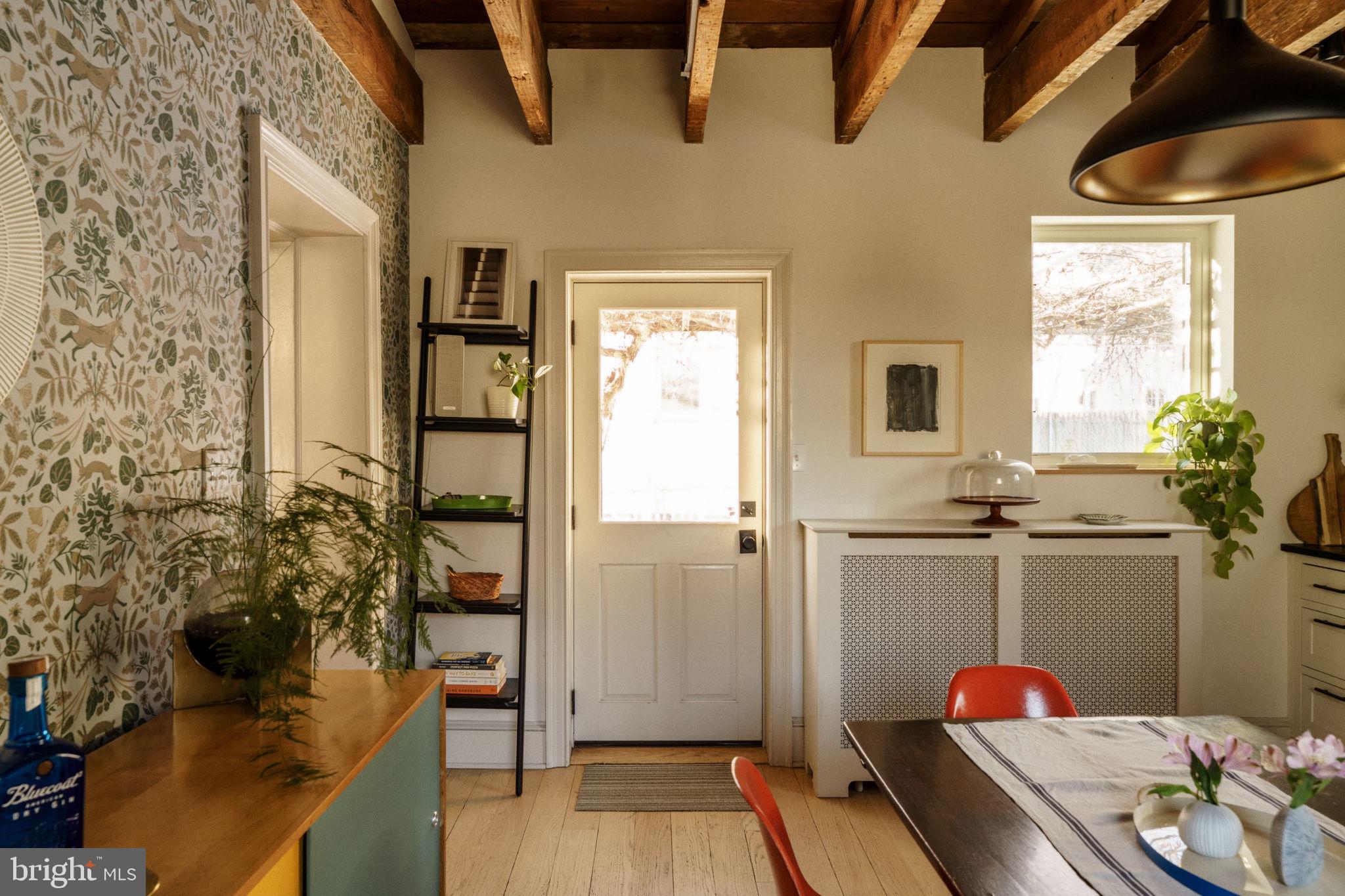 CHESTNUT HILL - Residential